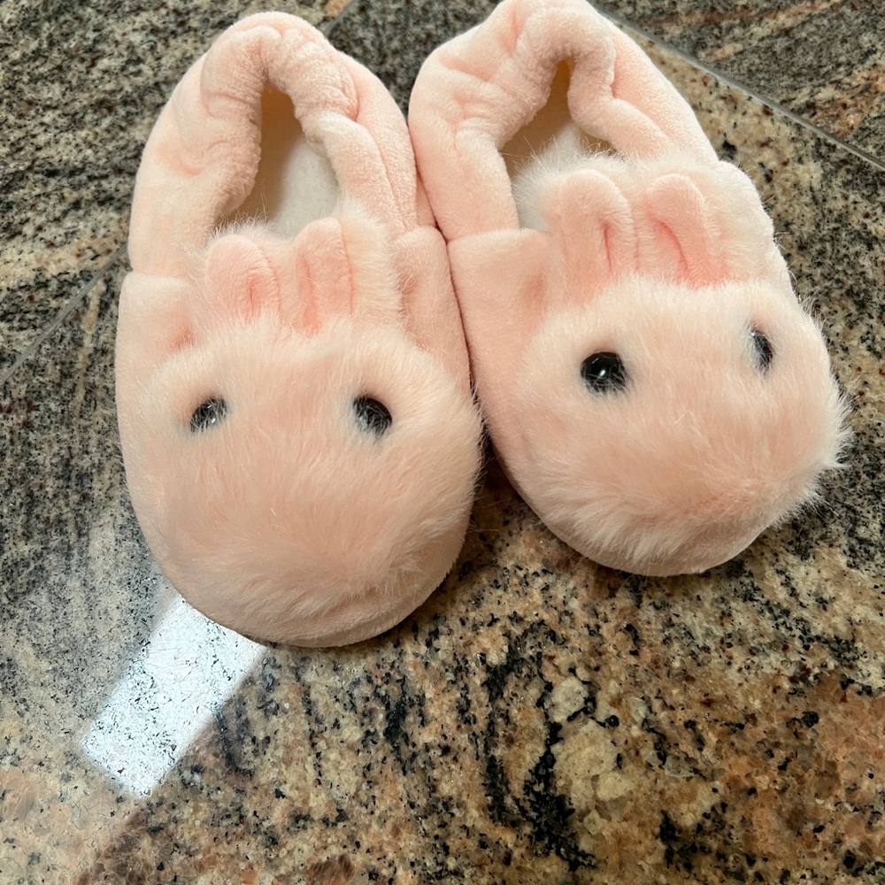 Kids bunny slippers all 15/16